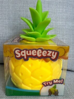 Squeezy Pineapple Squishy Toy - Yellow & Green NIB